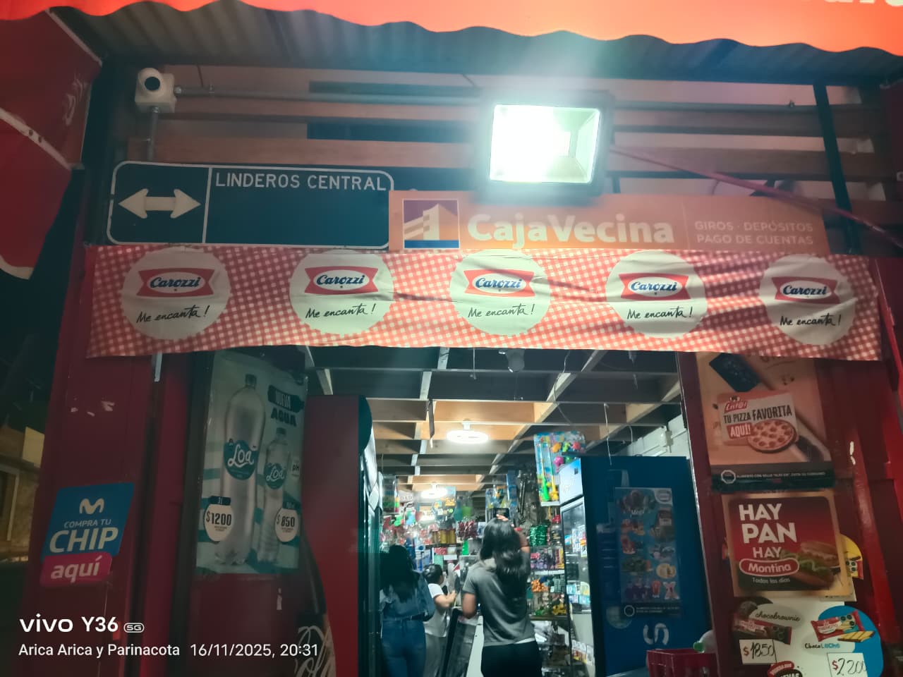 Instalación profesional de cámaras de seguridad CCTV 4K en tienda comercial de Arica realizada por VINCENTI SpA